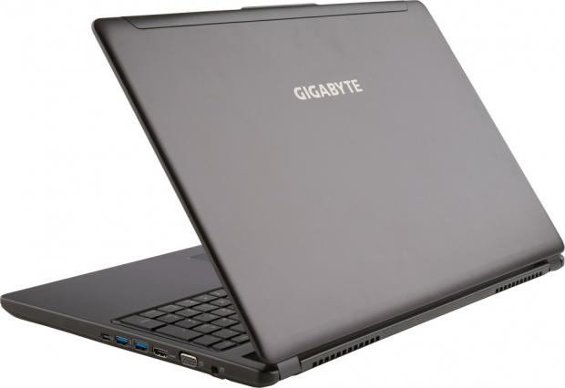 GIGABYTE Unveils P37X 17.3-inch Gaming Notebook 068